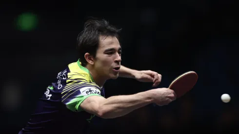 O brasileiro Hugo Calderano em disputa de torneio WTT Champions em Xinxiang, na China (Foto: Lintao Zhang/Getty Images)
