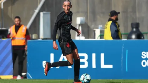 Lateral-esquerdo Carbone estrando no profissional no jogo contra o Philadelphia Union. Foto: Marcelo Cortes e Gilvan de Souza / Flamengo
