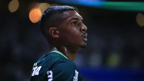 Luis Guilherme tem contrato no Palmeiras até junho de 2026 e é cobiçado por gigantes da Europa – Foto: AGIF
