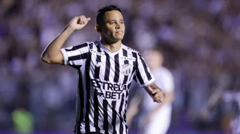 Erick é apresentado no São Paulo. Foto: Lucas Emanuel/AGIF