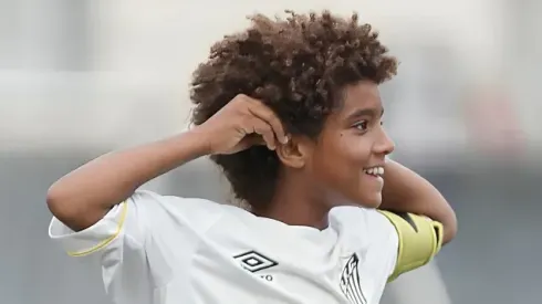 Kauan Basile, joia do Santos anota gol antológico – Foto: Pedro Ernesto Guerra Azevedo / Santos F
