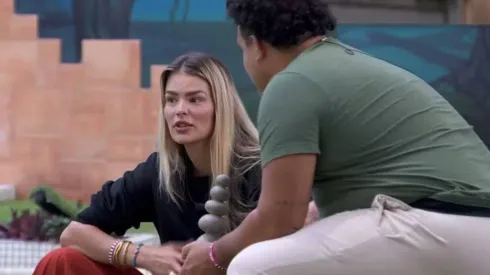 Yasmin Brunet conversa com Lucas Henrique – Foto: Globo
