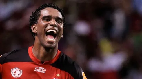 Foto: Livia Villas Boas/AGIF – Luiz Antonio quando atuava pelo Flamengo
