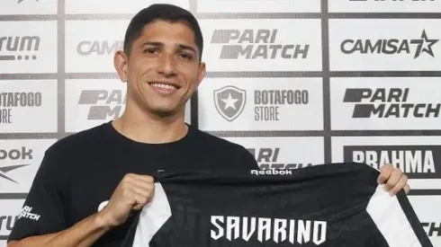 Ex-Galo e atualmente no Botafogo, Savarino revela conselho de Igor Rabello. Foto: Vítor Silva/ Botafogo

