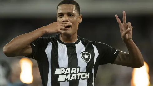 RJ – RIO DE JANEIRO – 27/04/2023 – COPA DO BRASIL 2023, BOTAFOGO X YPIRANGA – Janderson jogador do Botafogo comemora seu gol durante partida contra o Ypiranga no estadio Engenhao pelo campeonato Copa do Brasil 2023. Foto: Jorge Rodrigues/AGIF