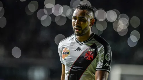 Torcida cobra o elenco do Vasco. Thiago Ribeiro/AGIF