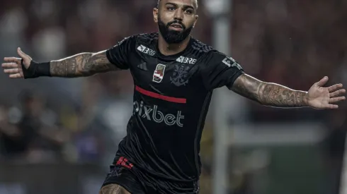 Foto: Talita Gouvea/AGIF – Gabigol foi assunto na Neo Química Arena 
