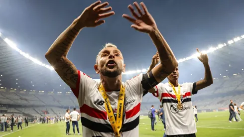 Rafinha provoca Caio Paulista após final da Supercopa - Foto: Gilson Lobo/AGIF