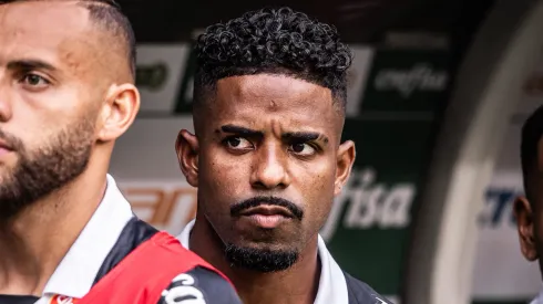Hayner jogou improvisadamente na LE do Peixe contra o Corinthians – Foto: Raul Baretta/Santos FC
