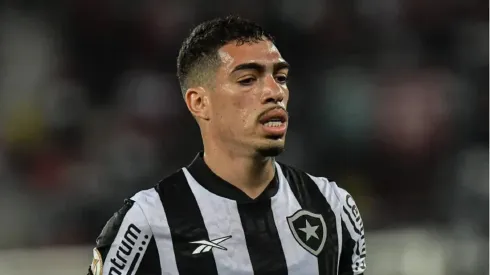 Foto: Thiago Ribeiro/AGIF – Hugo em partida pelo Botafogo
