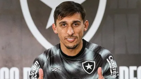 Foto: Arthur Barreto/Botafogo – Damián Suárez é o novo reforço do Botafogo
