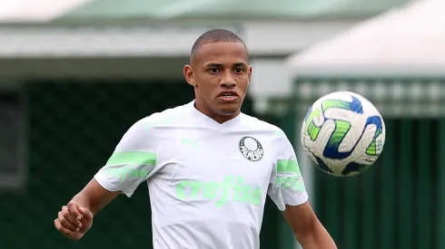 Jhon Jhon convive com críticas, mas é protegido por Abel no Palmeiras – Foto: Cesar Greco/Ag. Palmeiras
