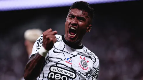 Paulinho está perto de retornar. Foto: Ettore Chiereguini/AGIF