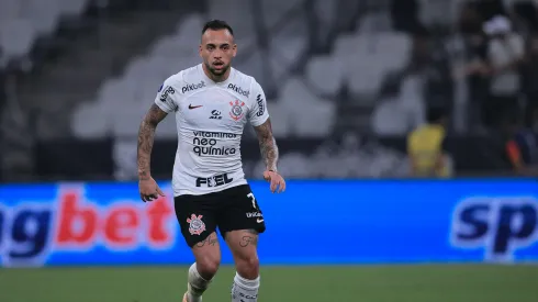 Maycon sentiu dores no último jogo. Foto: Ettore Chiereguini/AGIF