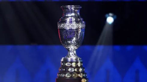 Este troféu foi levantado pela última vez pela Seleção da Argentina. Foto: Megan Briggs/Getty Images
