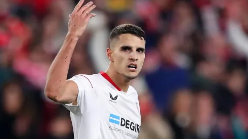 Erik Lamela com a camisa do Sevilla – Foto:  Fran Santiago/Getty Images
