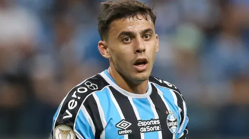 Foto: Pedro H. Tesch/AGIF – Carballo pelo Grêmio no Campeonato Brasileiro de 2023
