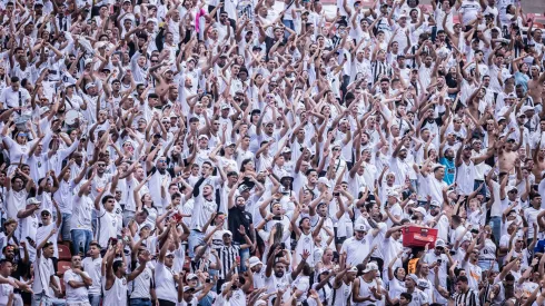 Foto: Abner Dourado/AGIF – Torcida do Santos lotou o Morumbis
