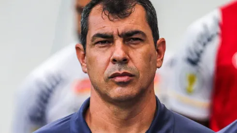 Atacante se torna o jogador menos utilizado por Carille no Santos na temporada. Foto: Reinaldo Campos/AGIF
