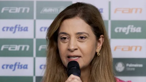 Leila Pereira durante apresentação de Caio Paulista.
