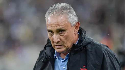 Tite, técnico do Flamengo, durante partida contra o Vasco, pelo Carioca 2024 – Foto: Thiago Ribeiro/AGIF
