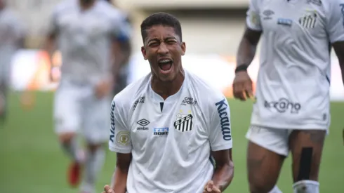 Bruno Marques, do Santos, comemora gol contra o Botafogo pelo Brasileirão 2021 – Foto: Ivan Storti/Santos FC

