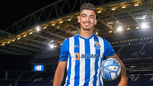 André Franco, meia do Porto, especulado no Flamengo – Foto: Divulgação/Site oficial do FC Porto
