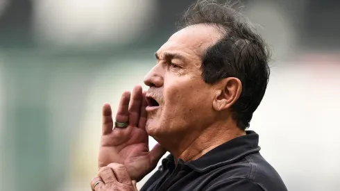 Muricy Ramalho, coordenador de futebol do São Paulo, trabalha para ter ex-alvo do Flamengo
