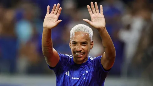 Matheus Pereira sendo saudado em jogo contra a Tombense, no Mineirão, pela semifinal do Campeonato Mineiro. Foto: Gilson Lobo/AGIF
