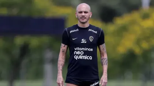 Foto: Rodrigo Coca/Agência Corinthians – Fábio Santos, ex-jogador do Corinthians, comenta sobre chances do Timão ganhar um título em 2024
