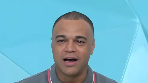 Denílson, comentarista do Jogo Aberto, opinou sobre chave do Imortal na Liberta. Foto: Reprodução/Youtube Jogo Aberto