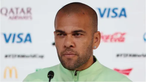 Daniel Alvez em coletiva de imprensa - Foto:Mohamed Farag/Getty Images