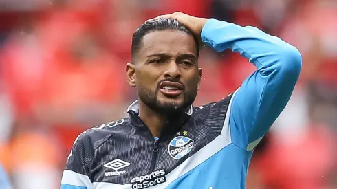 Grêmio observa laterais no mercado para vaga de Reinaldo e camisa 6 do São Paulo é consultado