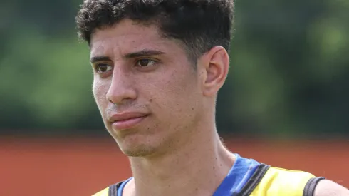Corinthians deu uma esfriada nas conversas para ter Yago Ferreira, destaque do Nova Iguaçu – Foto: Vitor Melo/NIFC
