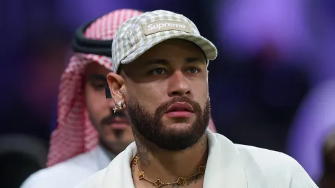 Neymar acompanhando jogo do Al-Hilal na Arábia Saudita. Foto: Yasser Bakhsh/Getty Images.
