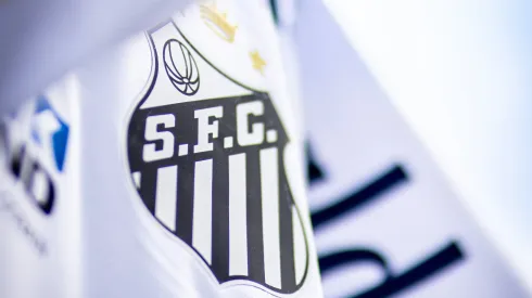 Santos pode ter um novo fornecedor de material esportivo a partir de janeiro e Umbro já tem quatro concorrentes – Foto: Divulgação/Santos FC
