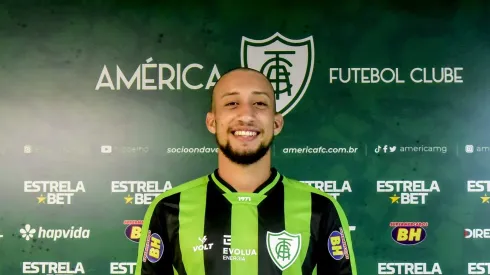 Timão tem interesse em zagueiro destaque do time mineiro de apenas 20 anos
