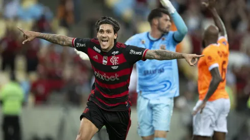 Pedro, jogador do Flamengo, comemora gol durante partida contra o Nova Iguacu no estadio Maracana pelo campeonato Carioca 2024.
