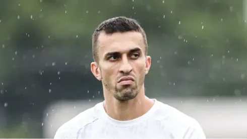 Foto: Reinaldo Campos/AGIF – João Schmidt em treino pelo Santos
