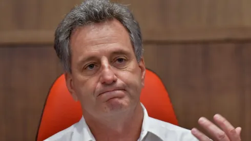 Landim, presidente do Flamengo, está preocupado com futuro de Gabriel Barbsa
