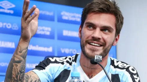 Nathan Pescador puxa a fila de jogadores que devem ser negociados em abril pelo Grêmio 
