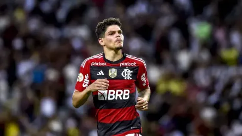 Foto: Marcelo Cortes/ Flamengo – Flamengo deve contratar um novo lateral-esquerdo
