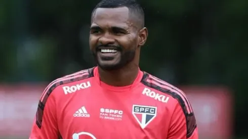 Nikão tem contrato expirando em dezembro e não vai renovar com o São Paulo – Foto: Rubens Chiri/SPFC
