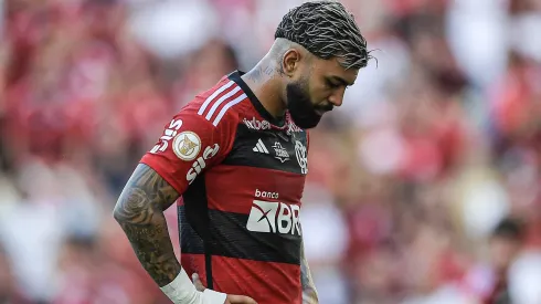 Gabigol tenta efeito suspensivo no Flamengo para voltar a jogar e conta até com Dorival