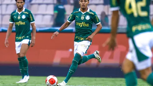 SP – BARUERI – 09/03/2024 – PAULISTA 2024, PALMEIRAS X BOTAFOGO-SP – Lazaro jogador do Palmeiras durante partida contra o Botafogo-SP no estadio Arena Barueri pelo campeonato Paulista 2024. Foto: Marcello Zambrana/AGIF