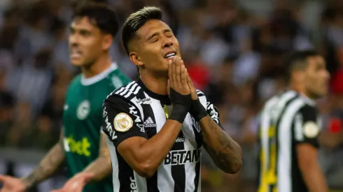 Zaracho, do Atlético, lamenta chance perdida contra o Goiás, pelo Brasileirão 2022 – Foto: Fernando Moreno/AGIF
