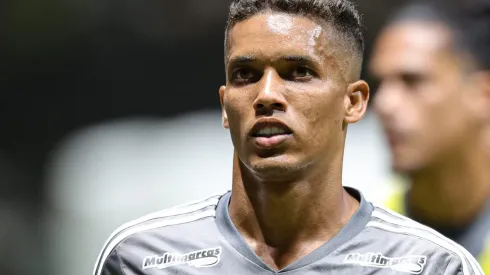 Pedrinho, meia do Atlético-MG, está na mira do Santos