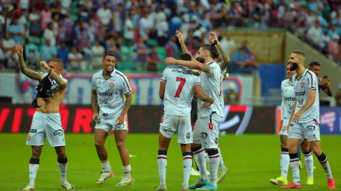 Jogadores do Vitória comemoram título do Campeonato Baiano. 
