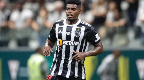 Jemerson provoca torcida do Cruzeiro após ser ironizado por rival.