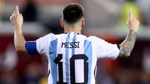 Messi comemorando em Argentina x Jamaica 
 (Foto: Elsa/Getty Images)
